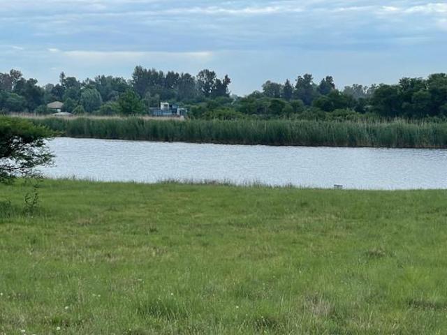 646.5 ha Land available in Cloudy Creek
