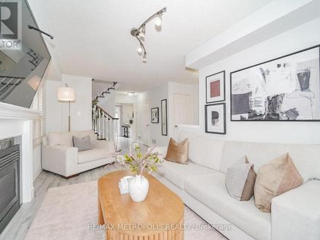 646 Walpole Crescent, Newmarket, ON, L3X 2B4 house for sale | Listing ID N13534 | Royal LePage
