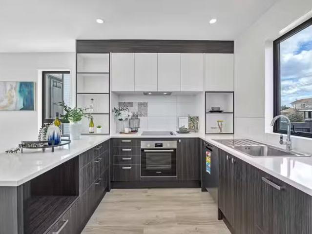 6/47 Beach Road, Te Atatu Peninsula, Waitakere City For Sale