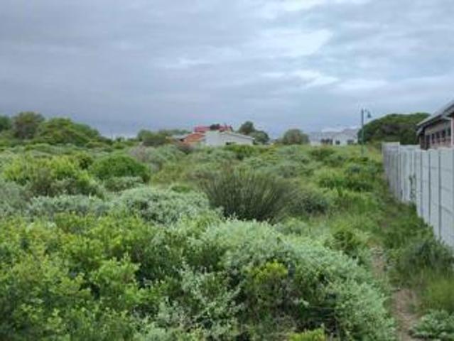 647 m² Land available in Kleinbaai
