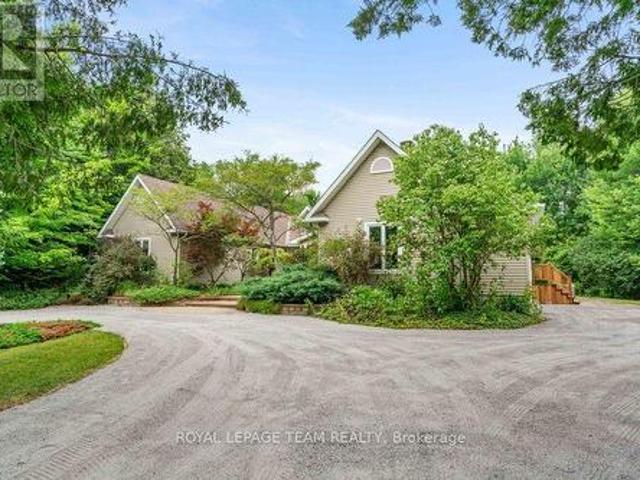 6485 Waddion Drive, Ottawa, ON, K4P 1E7 house for sale | Listing ID X13569 | Royal LePage