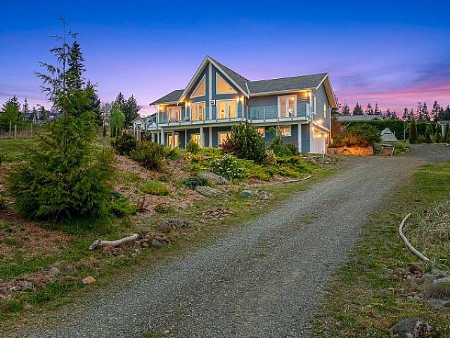 6481 Eagles Dr Courtenay, British Columbia