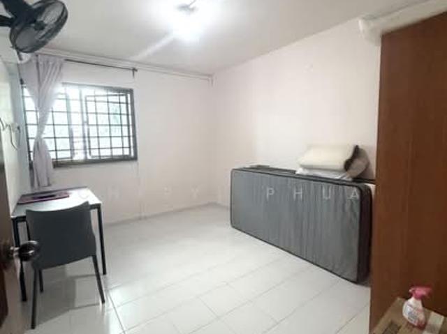 648 HOUGANG AVENUE 8