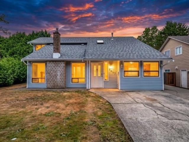 6497 A Street, Surrey, BC, V3W 7P4 house for sale | Listing ID R3143 | Royal LePage