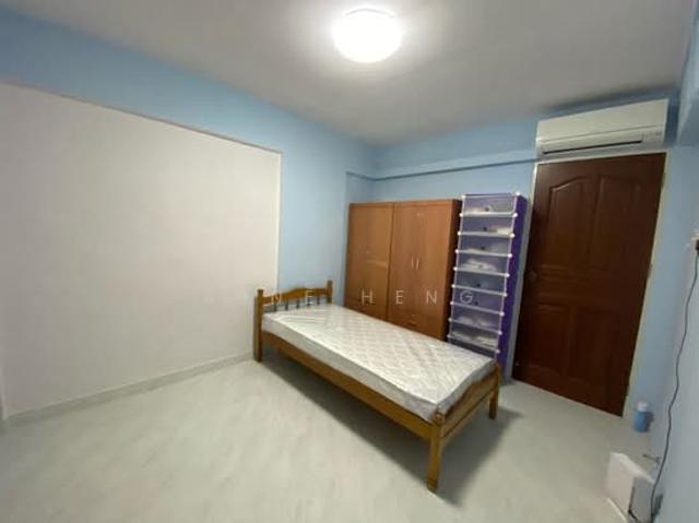 649 ANG MO KIO AVENUE 5