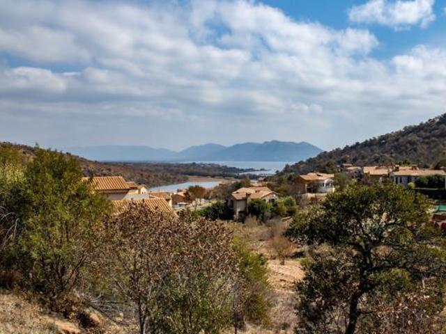 649 m² Land available in Estate D Afrique