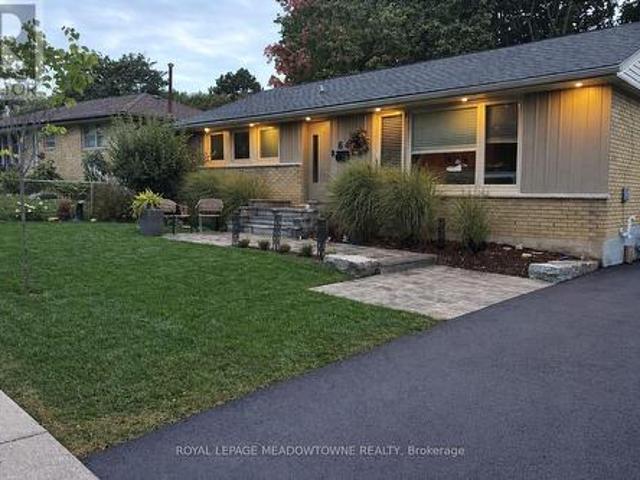 64 Dumbarton Street, Guelph, ON, N1E 3T6 house for sale | Listing ID X13136 | Royal LePage