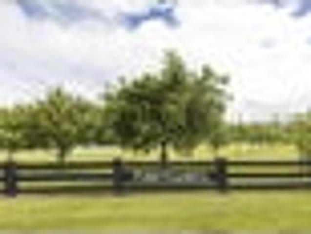 64 Hartwell Drive space and scenic views