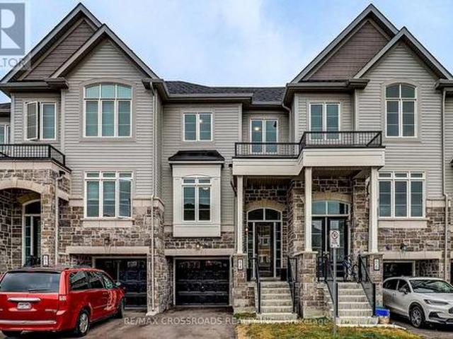 64 Lyall Stokes Circle, East Gwillimbury, ON, L0G 1M0 house for sale | Listing ID N12967 | Royal LePage