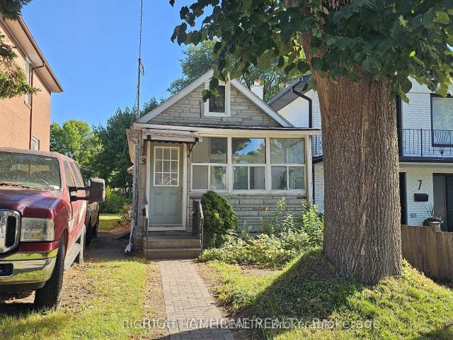 64 Pelmo Crescent