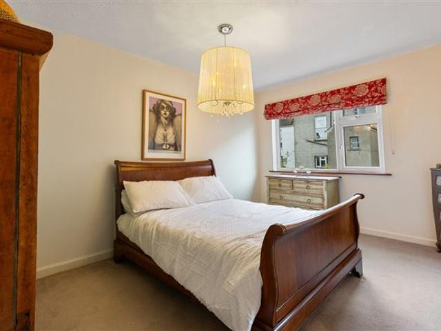 650,000 | 4 Mariner's Court, Dun Laoghaire, Co. Dublin DNG Dun Laoghaire 4995 MyHome. Ie Residential