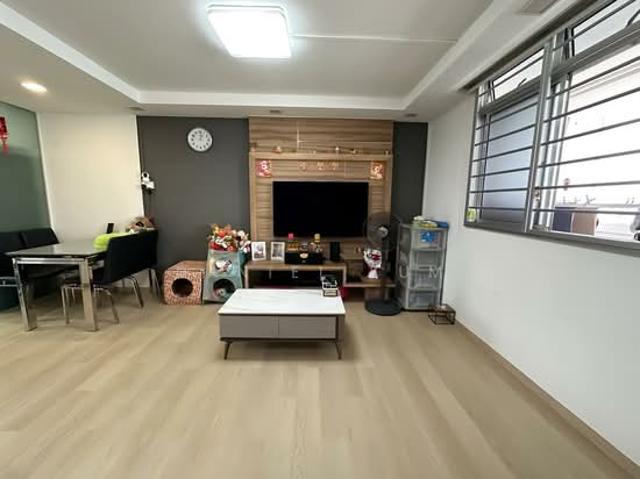 650 Hougang Avenue 8 HDB Apartment For Sale, $649,999, 3 Bed 2 Bath 904 sqft $719.00 psf