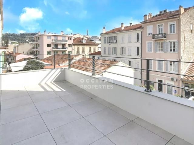 650 mètres du Palais des festivals Neuf Calme
