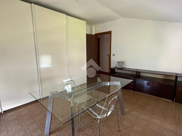650 / mese, 107 Mq Tecnocasa.it 61228215