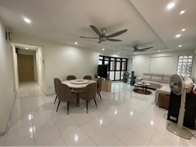 650 Senja Link HDB Apartment For Sale, $628,000, 3 Bed 2 Bath 1,184 sqft $530.00 psf