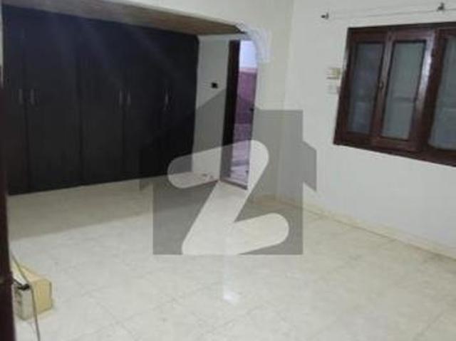 650 SQ.yard house for commercial purpose on 60 feet wide road near by discovery bakery gulshan e iqbal block 4