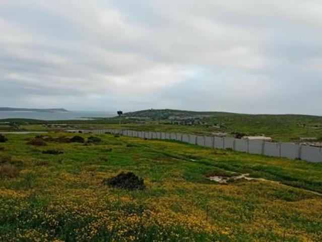 651 m² Land available in Saldanha Heights