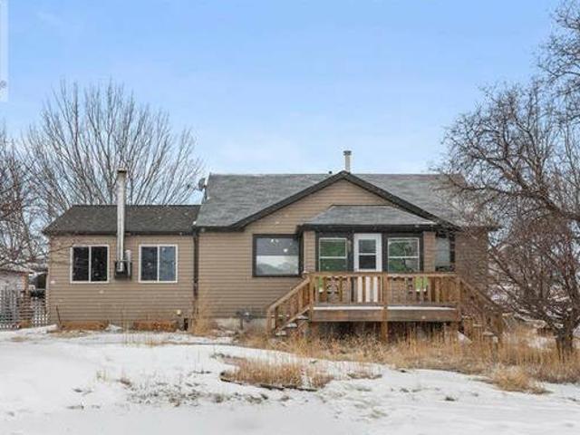 653 2 Street Suffield Alberta