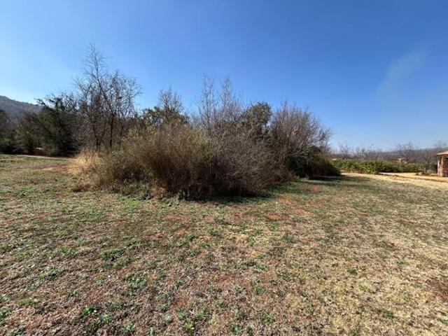 653 m² Land available in Estate D Afrique