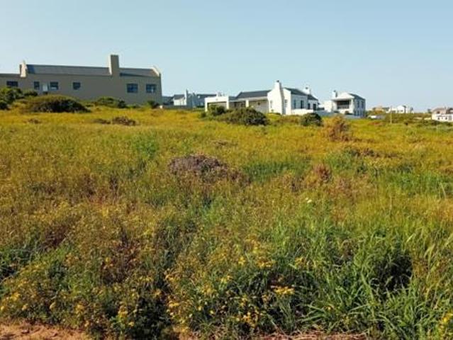 653 m² Land available in Saldanha Heights