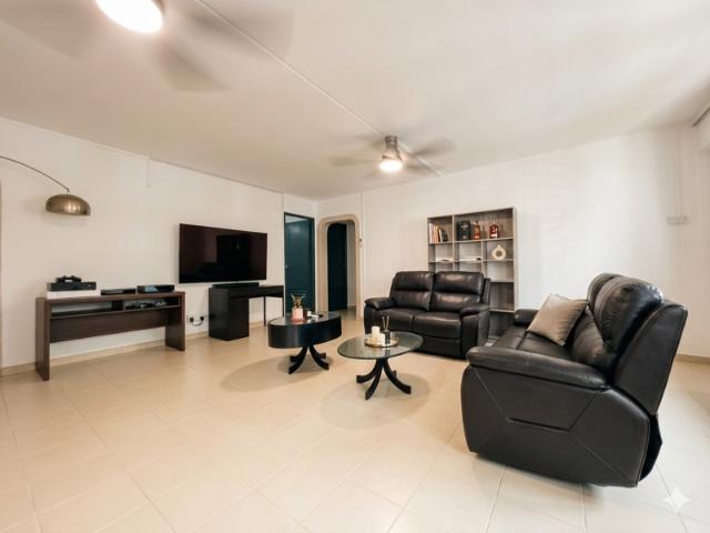 653 Yishun Avenue 4 HDB Apartment For Sale, $548,888, 3 Bed 2 Bath 1,119 sqft $491.00 psf