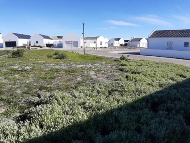 654 m² Land available in Velddrif