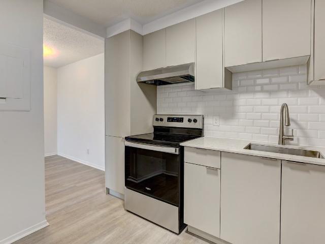 6555 Kildare 1 Bedroom Apartment for Rent at 6555 Ch Kildare, Côte Saint Luc, QC H4W 2X4