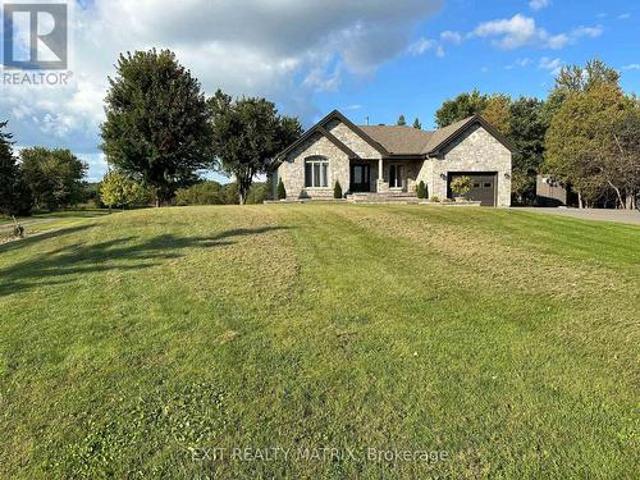 6560 County Rd 17 Road, Alfred And Plantagenet, ON, K0B 1L0 house for sale | Listing ID X12938 | Royal LePage