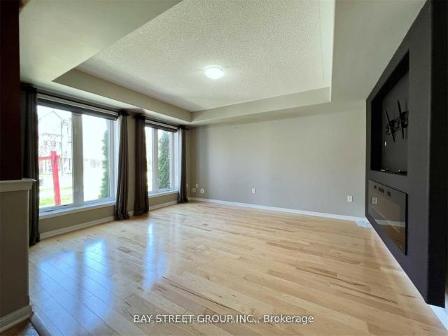 656 Holly Avenue, Milton | For Sale @ $860,000 | Condos. Ca