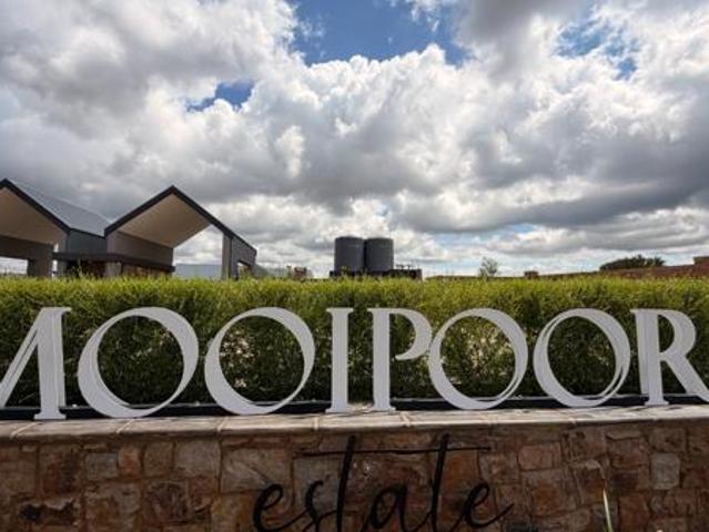 656 m² Land available in Van Der Hoff Park