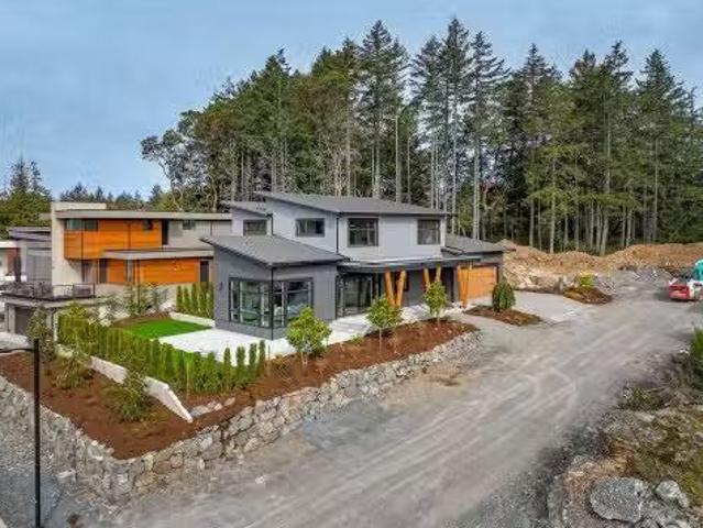 656 Medalist Ave, Colwood, BC, V9C 0C3 house for sale Listi.