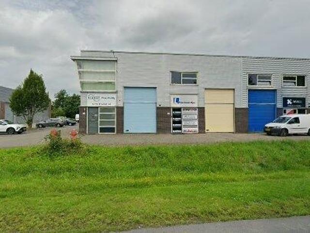 65 90 m2 office space for rent in Hengelo