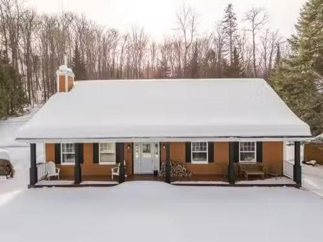 65 Ch. De Fribourg, Saint Sauveur, QC, J0R 1R2 house for sal.