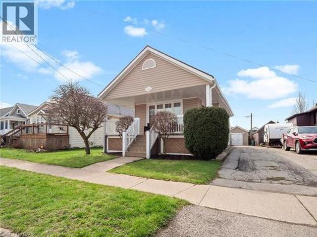 65 Christmas Street, Port Colborne, ON, L3K 1M4 house for sale | Listing ID 40851 | Royal LePage