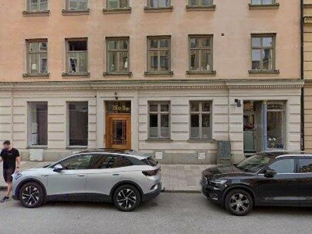 65 m2 office space for sale in Vasastan