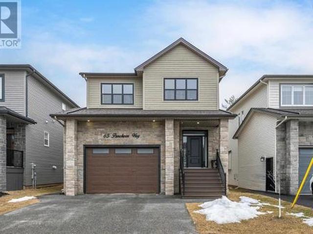 65 Puncheon Way, Bedford, NS, B4B 2L1 Luxury House for sale | Listing ID 202504 | Royal LePage Carriage Trade Luxury Properties