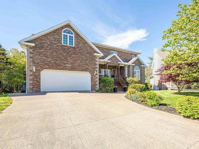 65 Roxbury Crescent, Halifax, NS, B3M 4S9 house for sale | Listing ID 202613 | Royal LePage