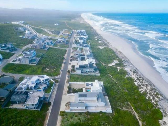 660 m² Land available in Yzerfontein