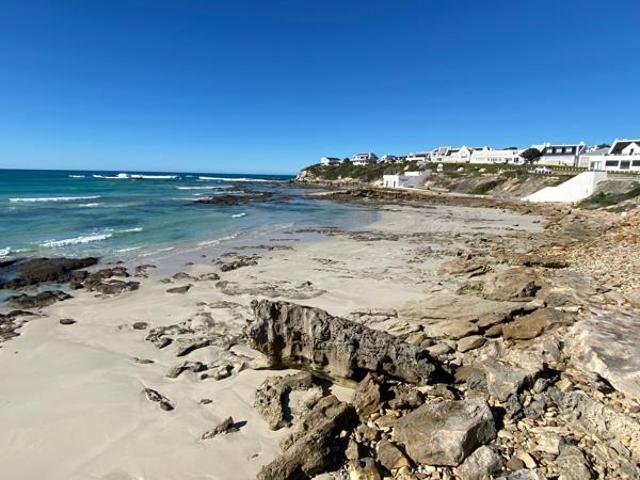 660 m² Land available in Arniston