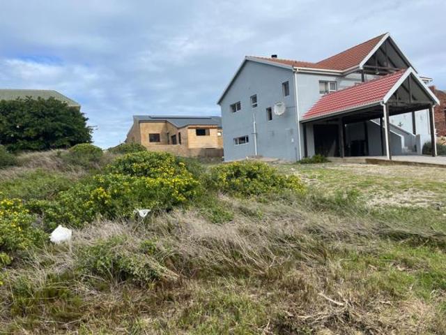 660 m² Land available in Suiderstrand