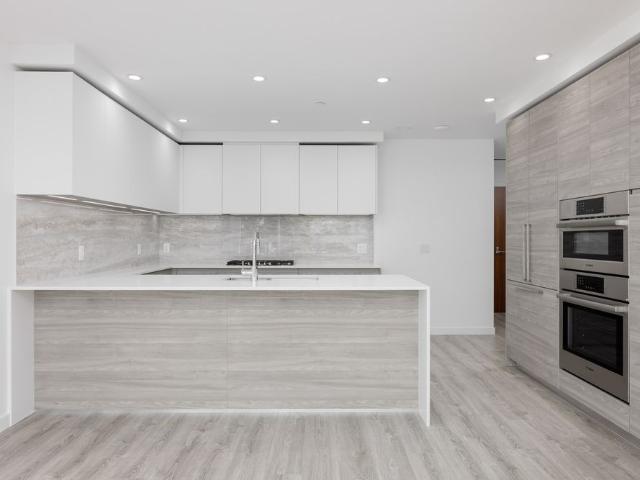 660 Quayside Dr 7th Floor, New Westminster