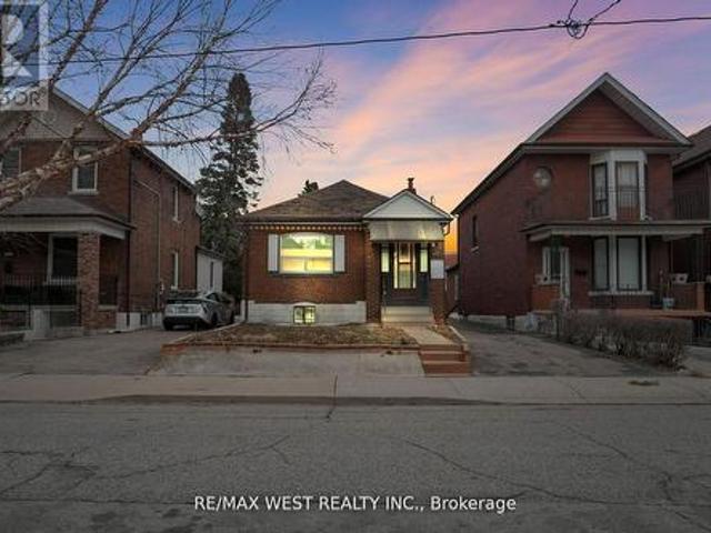 661 Beresford Avenue, Toronto, ON, M6S 3C4 house for sale | Listing ID W13508 | Royal LePage