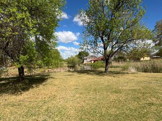 661 m² Land available in Loch Athlone