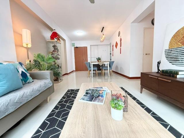 663B Punggol Drive HDB Apartment For Sale, $688,000, 3 Bed 2 Bath 968 sqft $711.00 psf