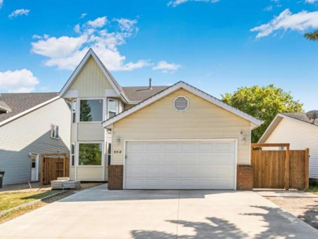 664 Village Drive, Sherwood Park, AB, T8A 4N9 house for sale | Listing ID E4492 | Royal LePage