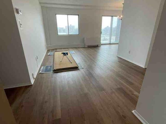 6655 Mackle 2 Bedroom Apartment for Rent at 6655 Ch Mackle, Côte Saint Luc, QC H4W 2Y3