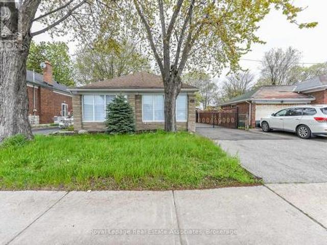 665 Kipling Avenue, Toronto, ON, M8Z 5G2 house for sale | Listing ID W13109 | Royal LePage