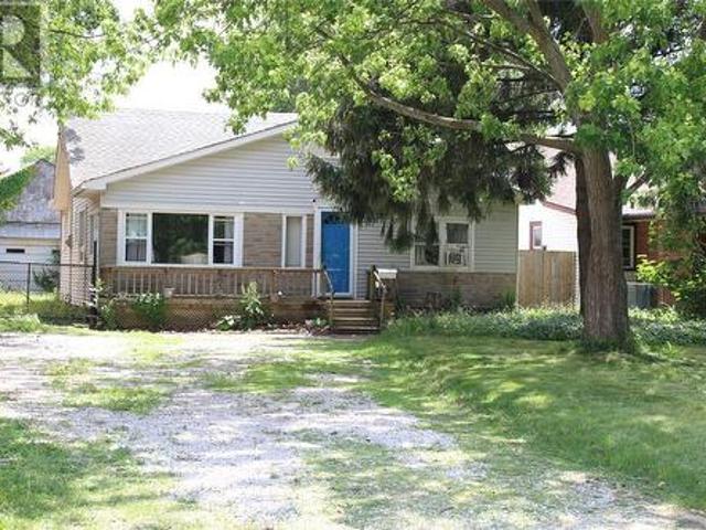 665 Lakeshore Road, Sarnia, ON, N7V 2T1 house for sale | Listing ID 25017 | Royal LePage