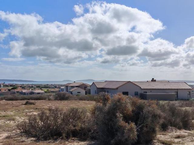 665 m² Land available in Langebaan Country Estate