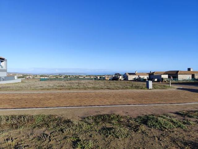 665 m² Land available in Langebaan Country Estate